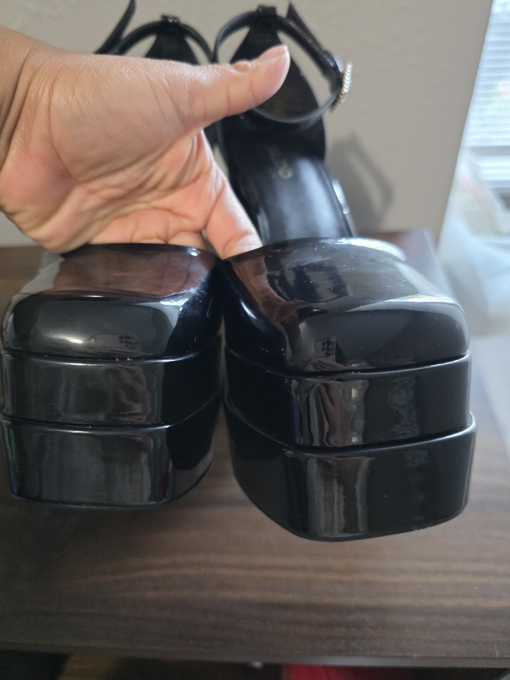 Black Patent Platform Ankle-Strap Pumps Size 7 - Picture 6 of 9